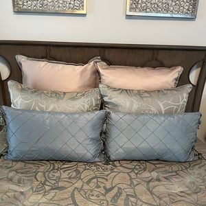 Pair of tasseled throw pillows